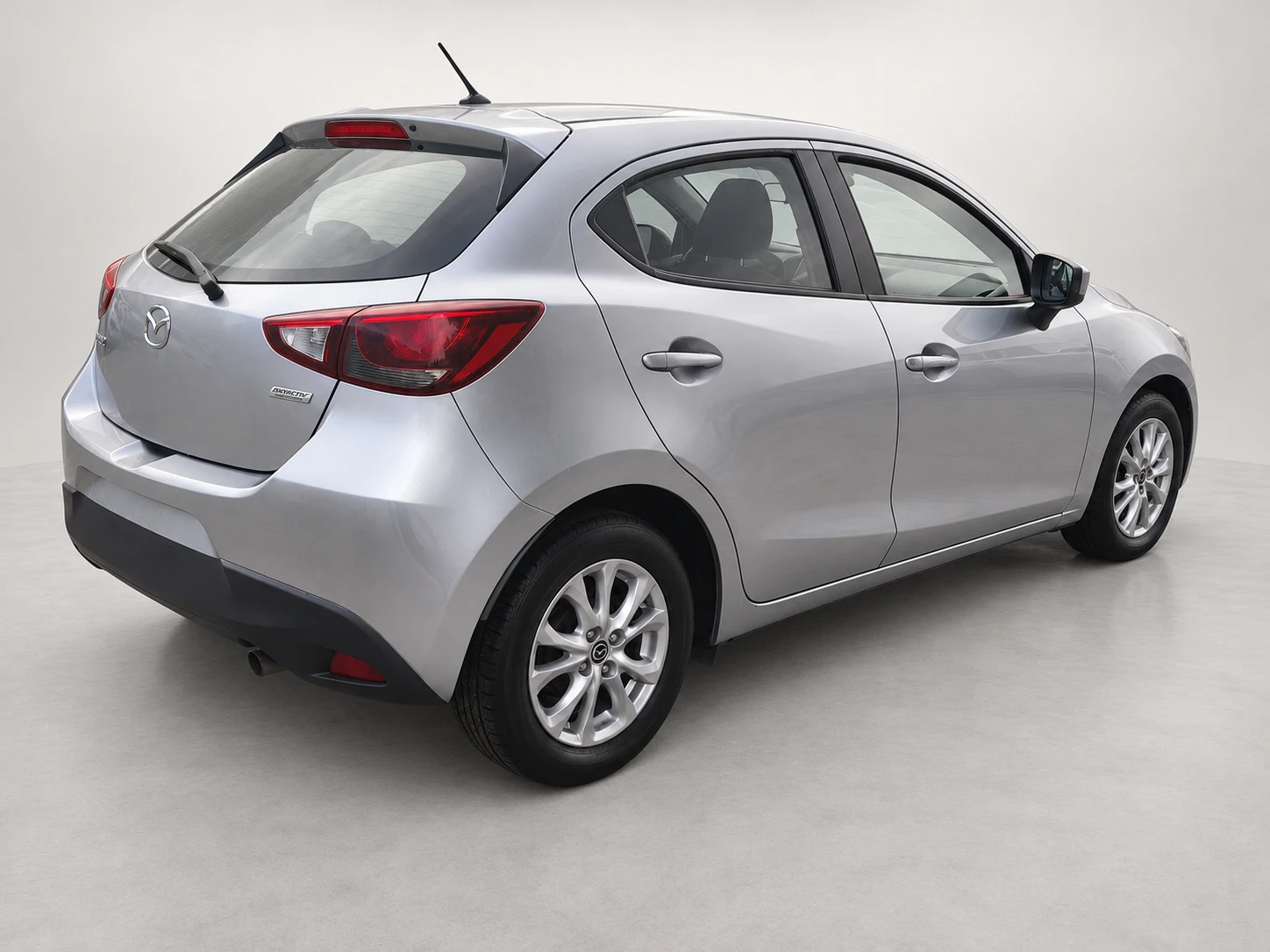 Mazda 2 1.5 Petrol 90hp, снимка 5 - Автомобили и джипове - 56707638