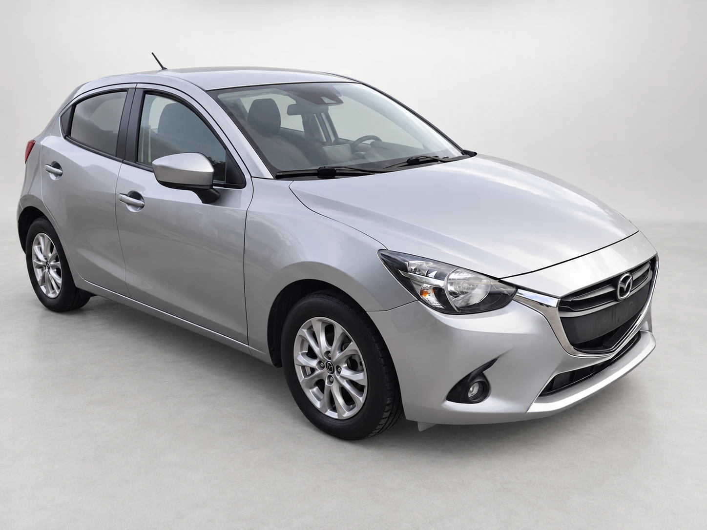 Mazda 2 1.5 Petrol 90hp, снимка 3 - Автомобили и джипове - 56707638
