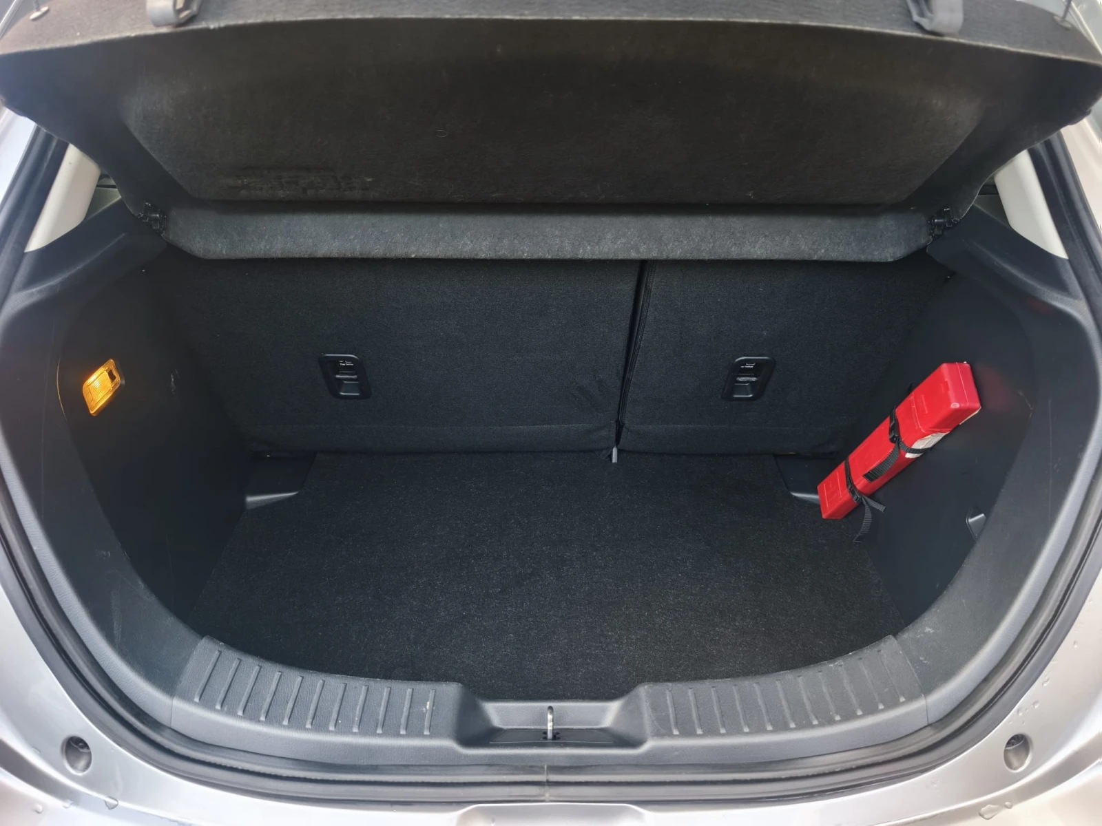 Mazda 2 1.5 Petrol 90hp, снимка 16 - Автомобили и джипове - 56707638