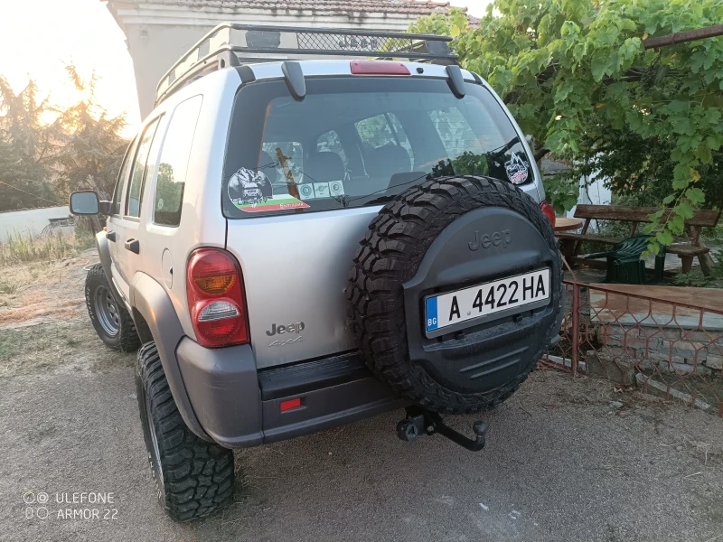 Jeep Cherokee, снимка 2 - Автомобили и джипове - 48121581