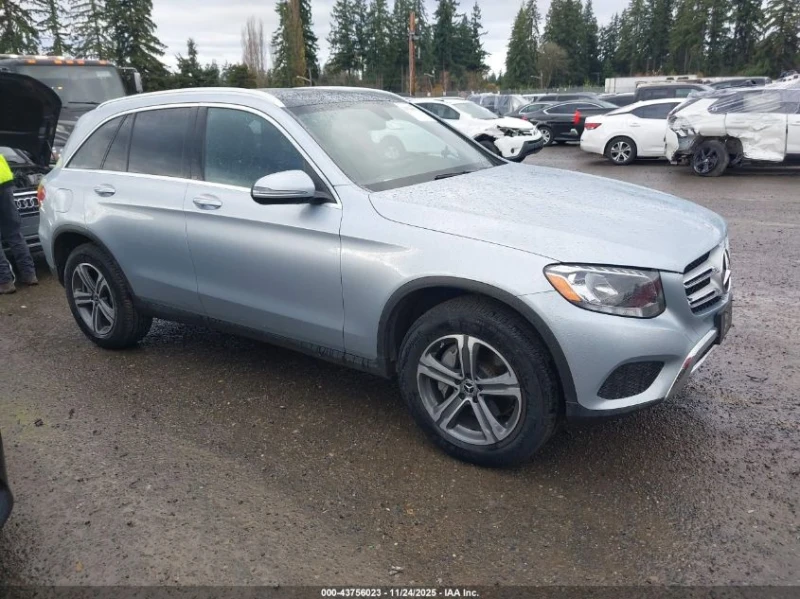 Mercedes-Benz GLC 300 4MATIC* Burmester* подгрев* панорама* АВТО КРЕДИТ, снимка 2 - Автомобили и джипове - 52732423