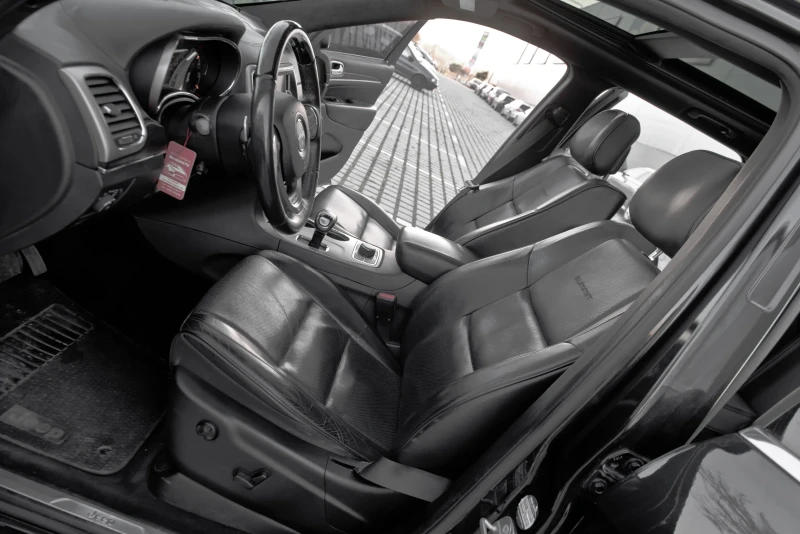 Jeep Grand cherokee 5.7 Hemi Summit / Генерация, снимка 13 - Автомобили и джипове - 52788392