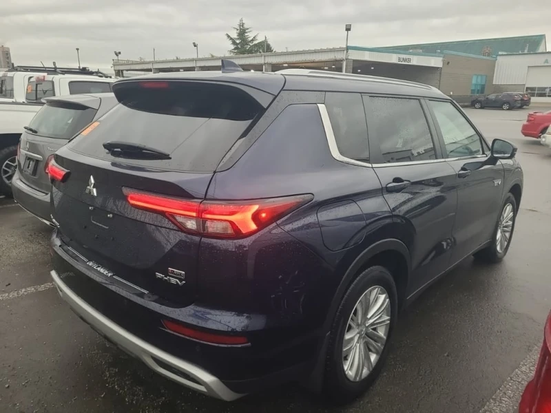 Mitsubishi Outlander * PHEV * CARFAX * , снимка 3 - Автомобили и джипове - 52840299