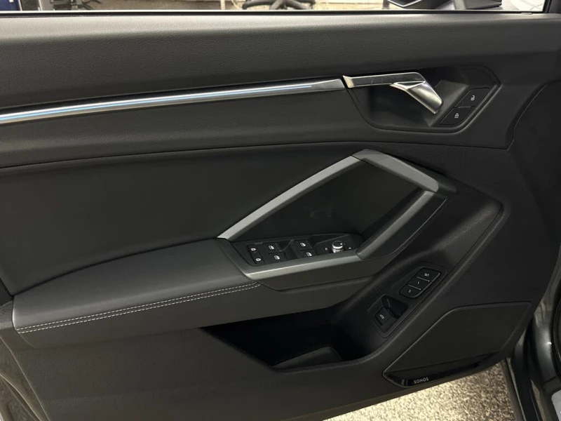 Audi Q3 S-Line* HeadUp* АвтоКредит* (ЦЕНА ДО БГ), снимка 17 - Автомобили и джипове - 53297838