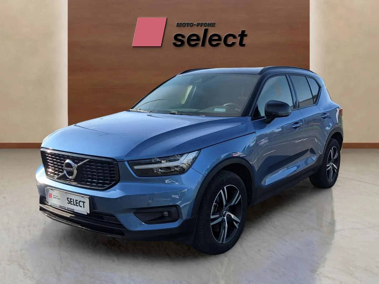 Volvo XC40 2.0 - изображение 8