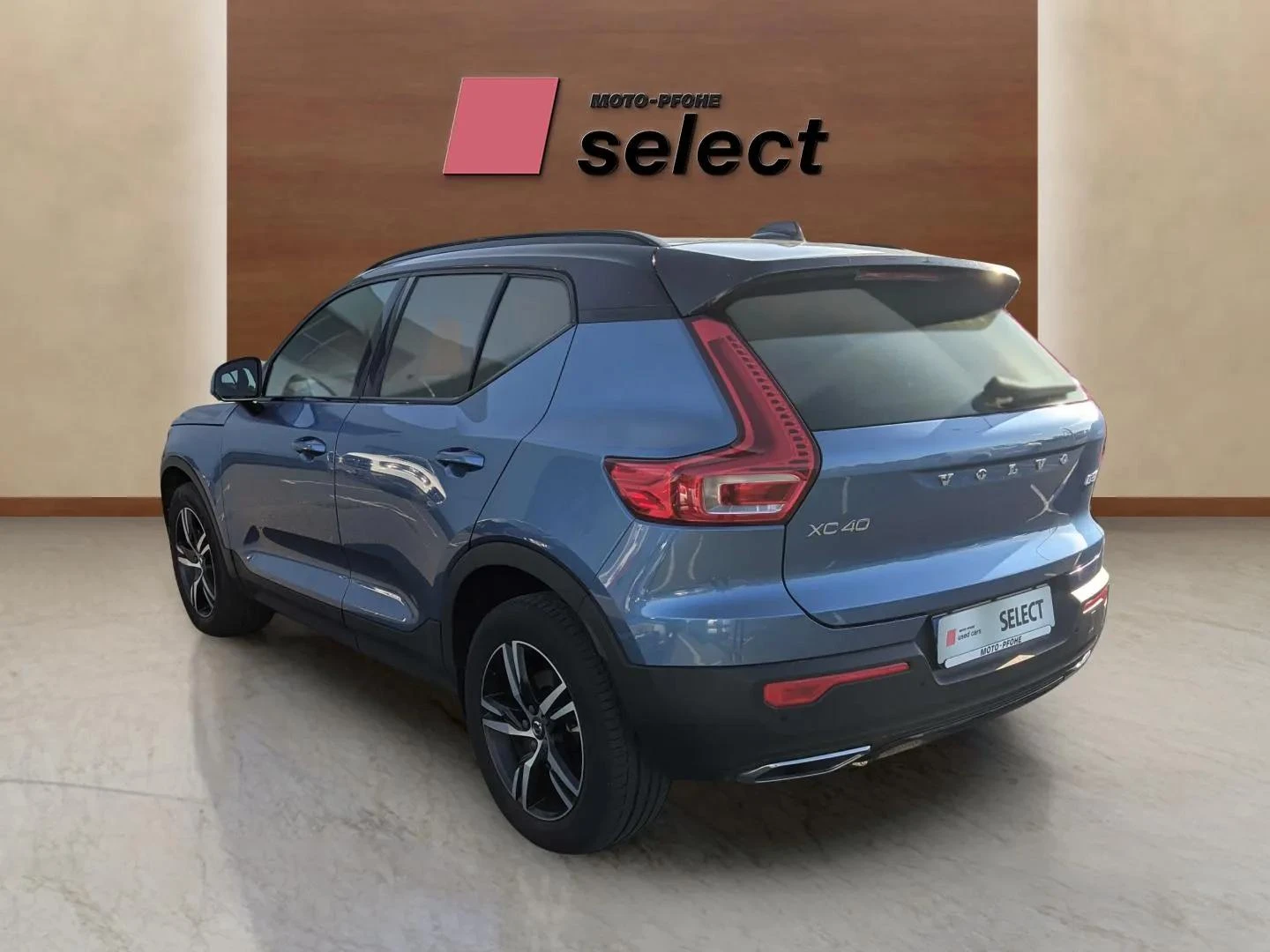 Volvo XC40 2.0 - изображение 9