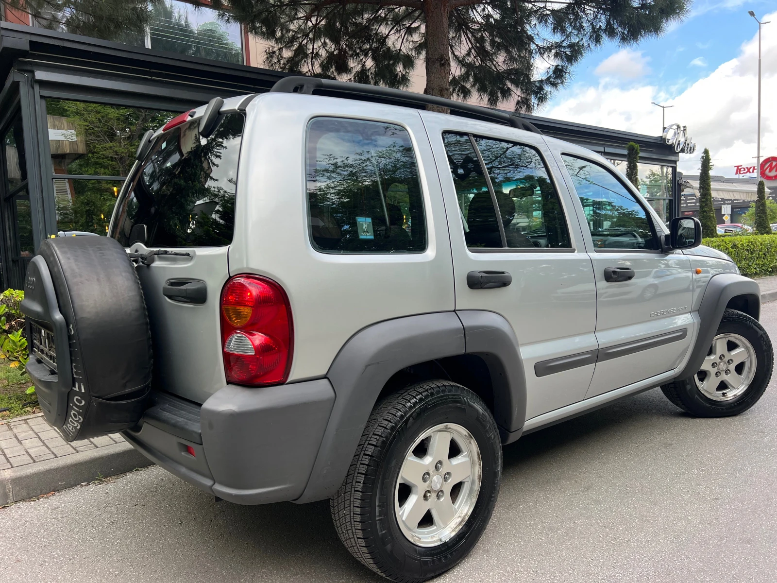 Jeep Cherokee 2.5CRDI KLIMATIK/4x4/UNIKAT - изображение 7