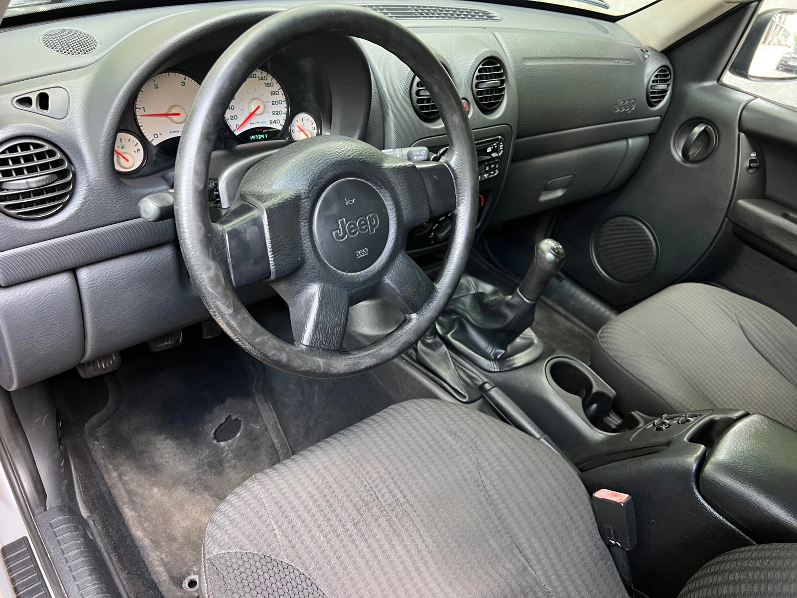 Jeep Cherokee 2.5CRDI KLIMATIK/4x4/UNIKAT - изображение 10