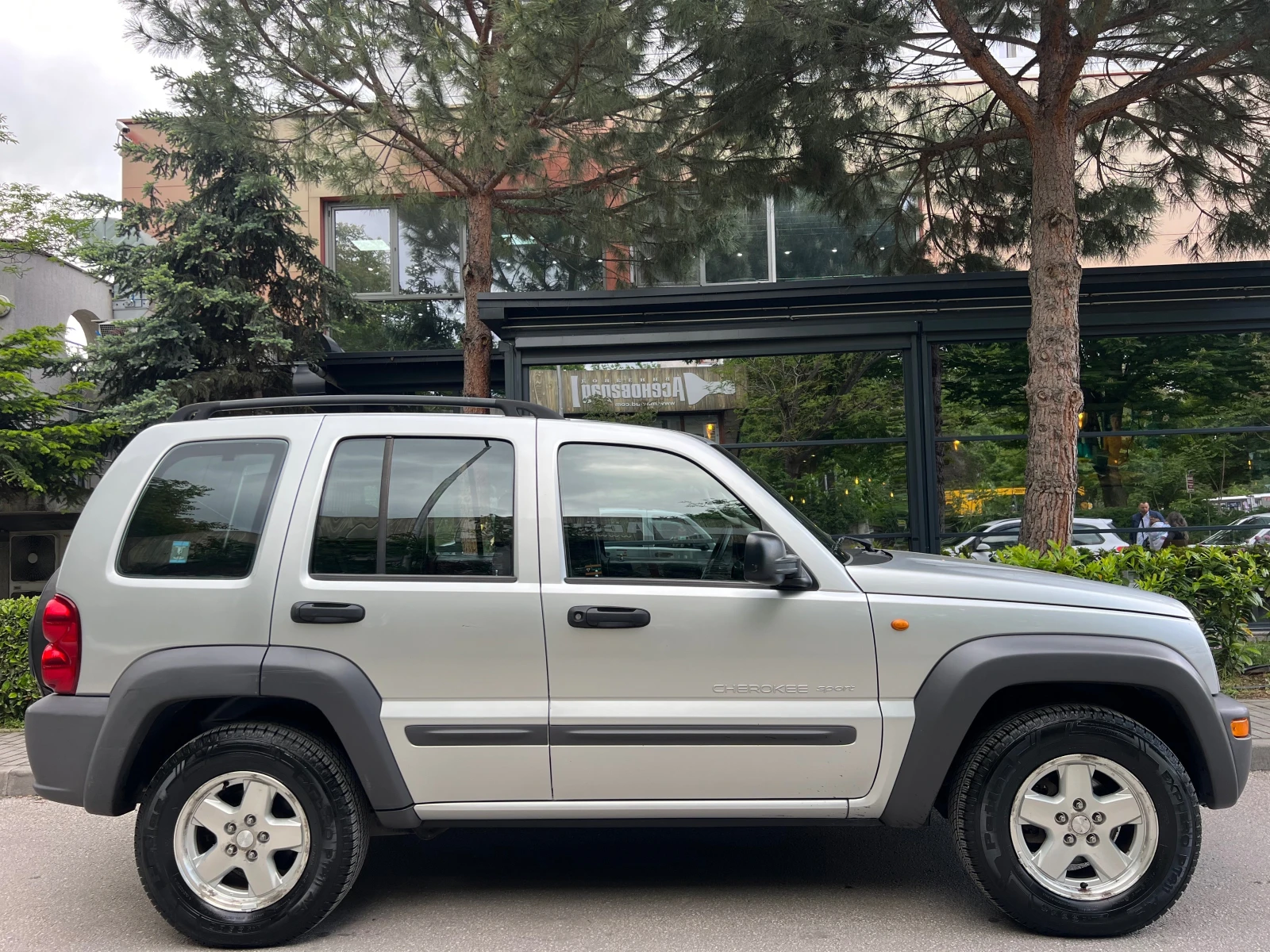 Jeep Cherokee 2.5CRDI KLIMATIK/4x4/UNIKAT - изображение 6