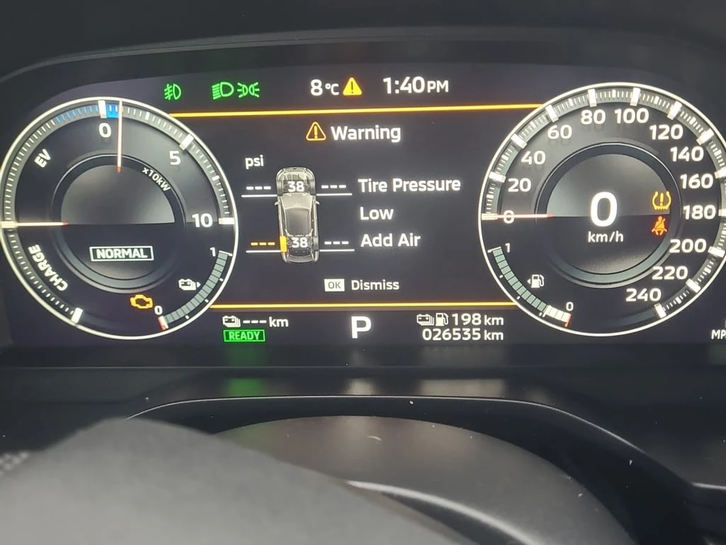 Mitsubishi Outlander * PHEV * CARFAX *  - изображение 9