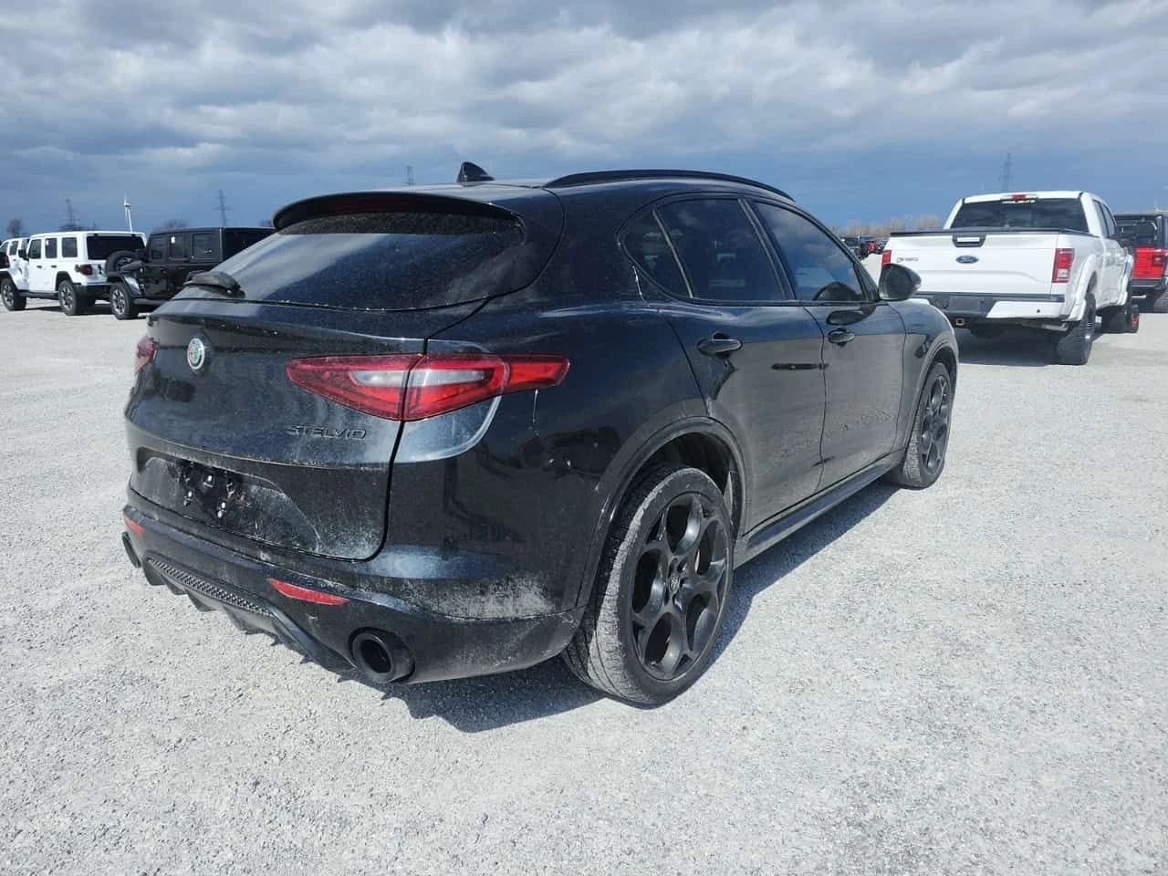 Alfa Romeo Stelvio ESTREMA/CARFAX/2 ключа/Панорама/Подгрев/, снимка 3 - Автомобили и джипове - 53945360