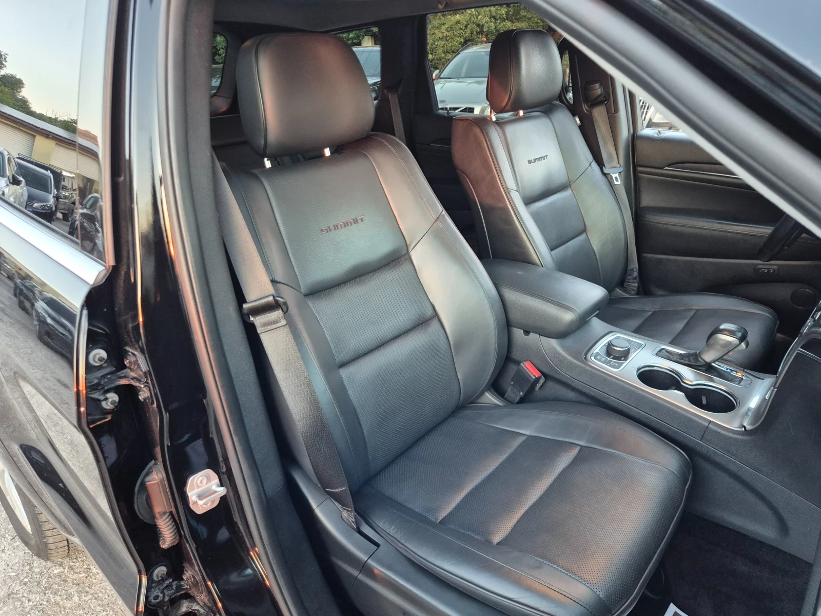 Jeep Grand cherokee 3.0CRD* SUMMIT* ОБДУХВАНЕ* ПАНОРАМА, снимка 10 - Автомобили и джипове - 54457883