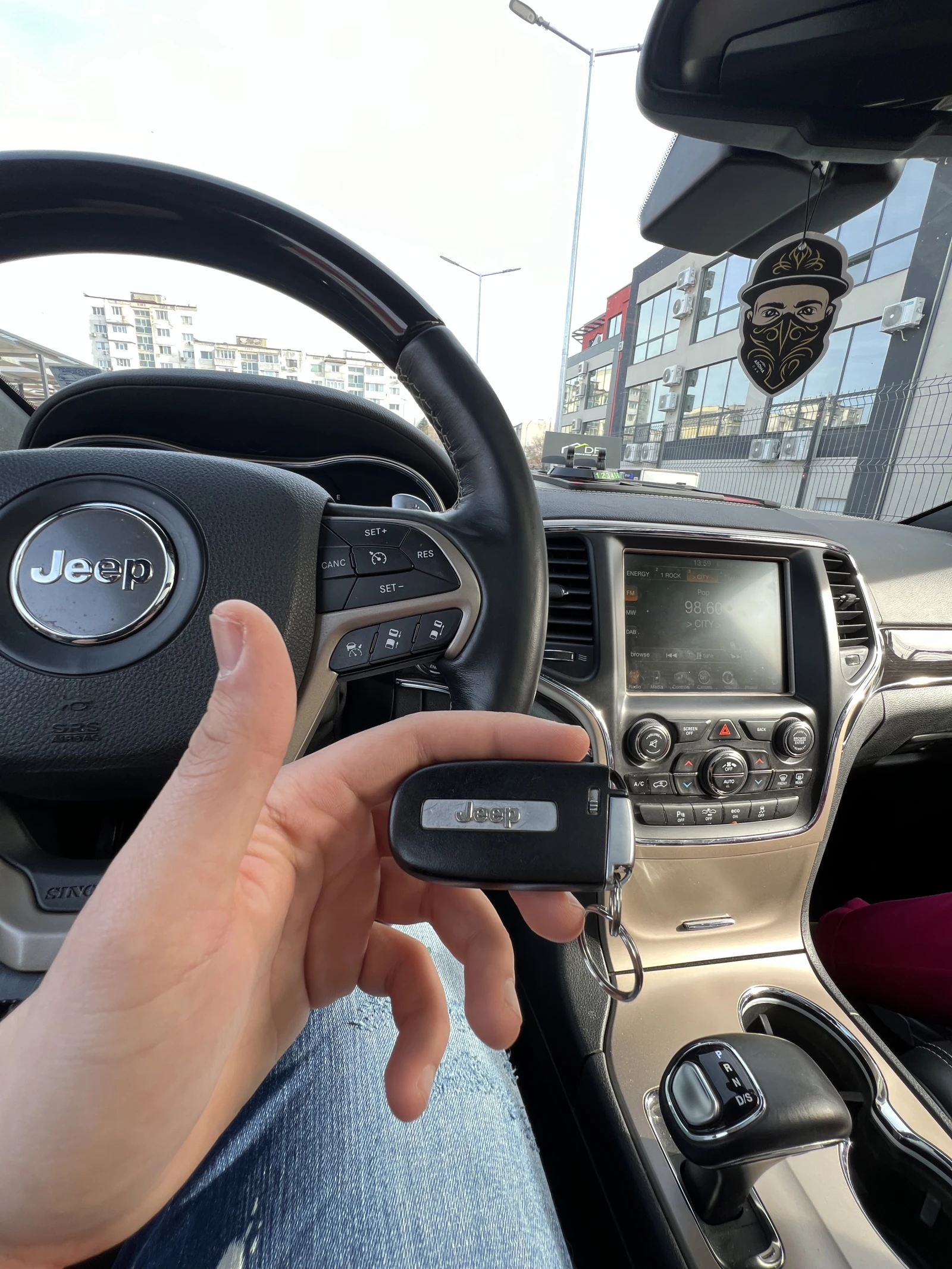 Jeep Grand cherokee ПЪРВИ СОБСТВЕНИК 3.0 4X4 OVERLAND, снимка 11 - Автомобили и джипове - 54582365