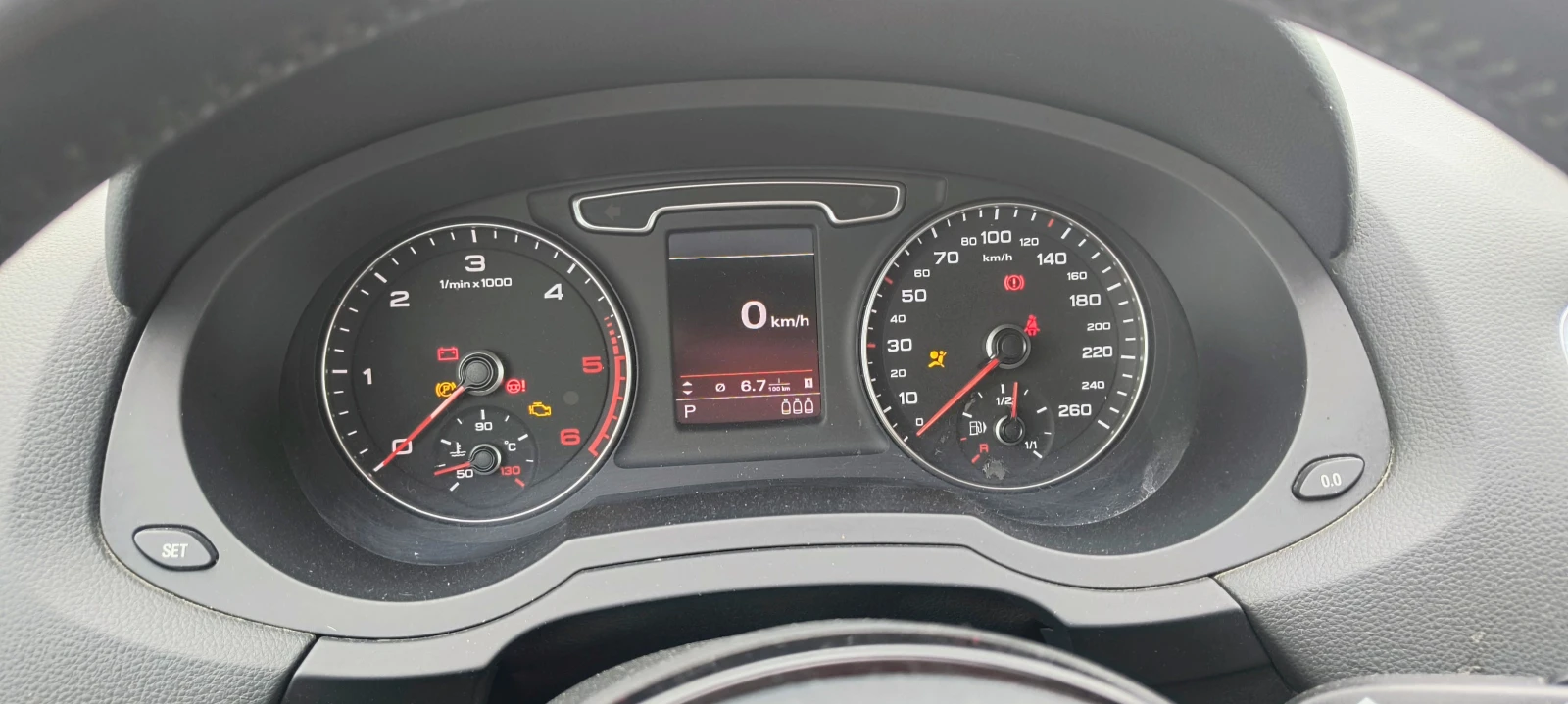 Audi Q3 2.0 - автомат, снимка 12 - Автомобили и джипове - 54625283