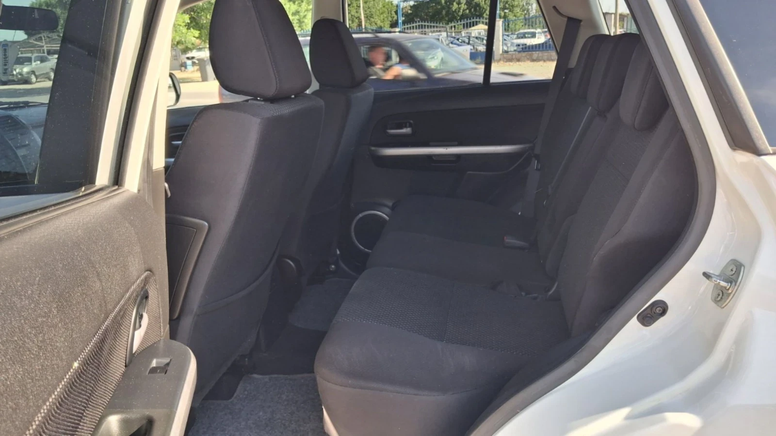 Suzuki Grand vitara 1.9DDIS - 4x4-, снимка 8 - Автомобили и джипове - 55023821
