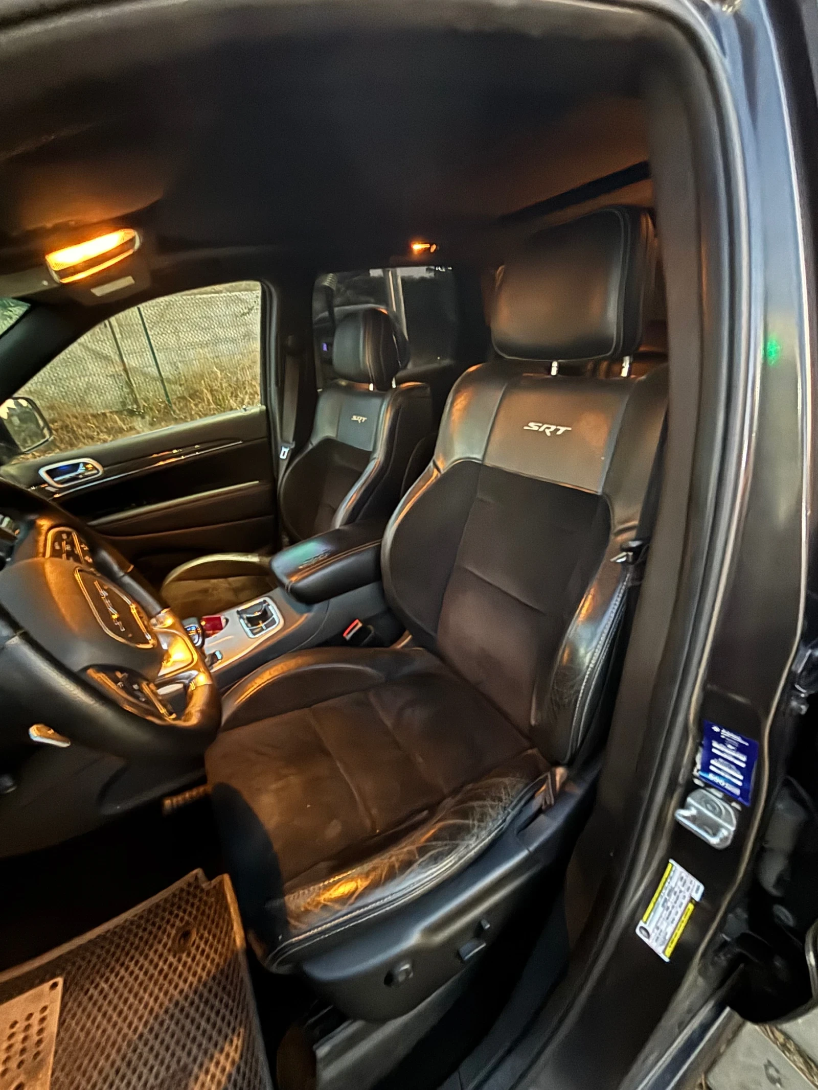 Jeep Grand cherokee 6.4 SRT, снимка 10 - Автомобили и джипове - 56643266