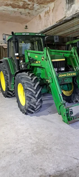      John Deere 6910