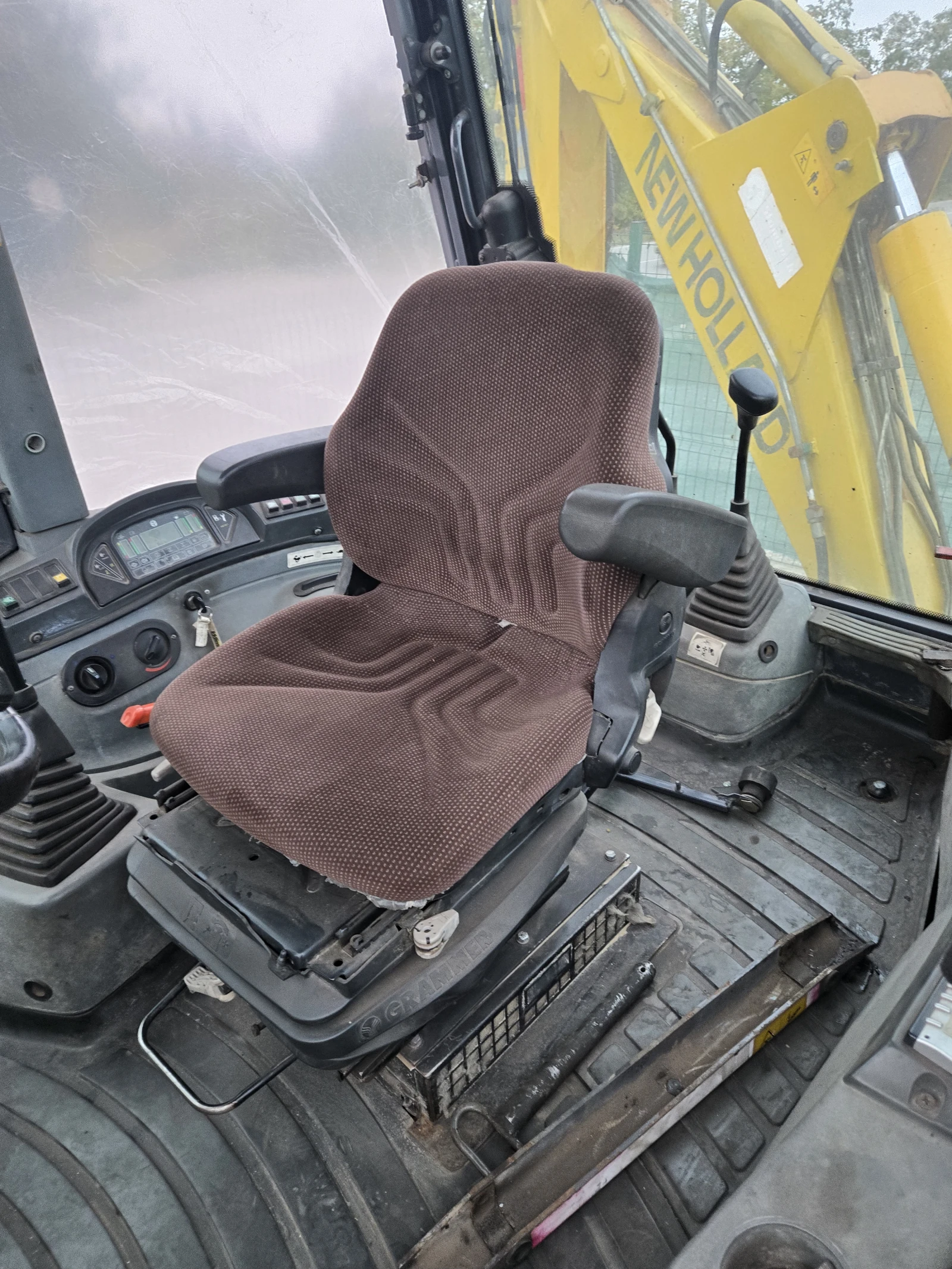 ����� New Holland LB 115-4ps | Mobile.bg � ����������� 14