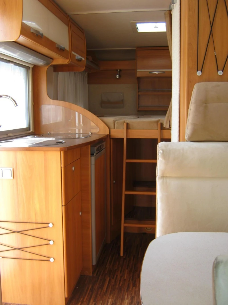 Кемпер HYMER / ERIBA VAN 572, снимка 8 - Каравани и кемпери - 51523101