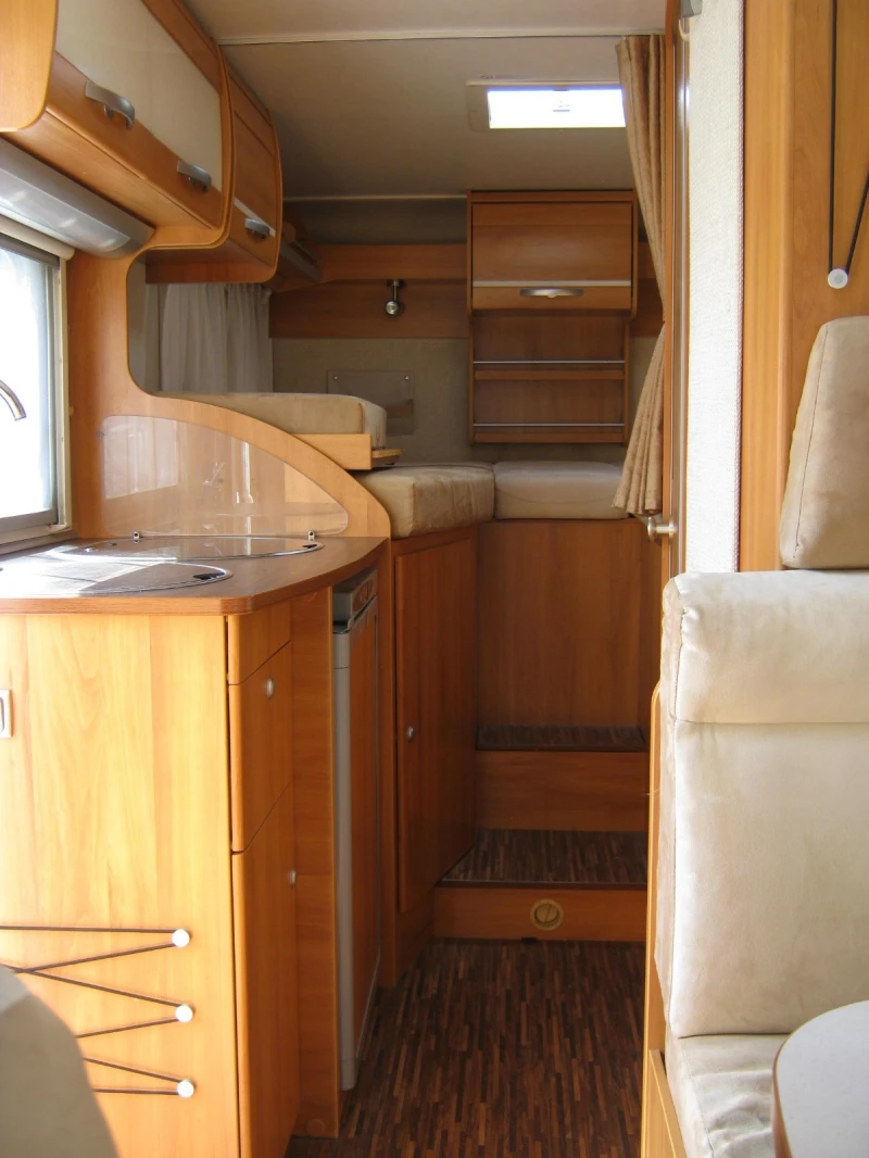 Кемпер HYMER / ERIBA VAN 572, снимка 12 - Каравани и кемпери - 51523101