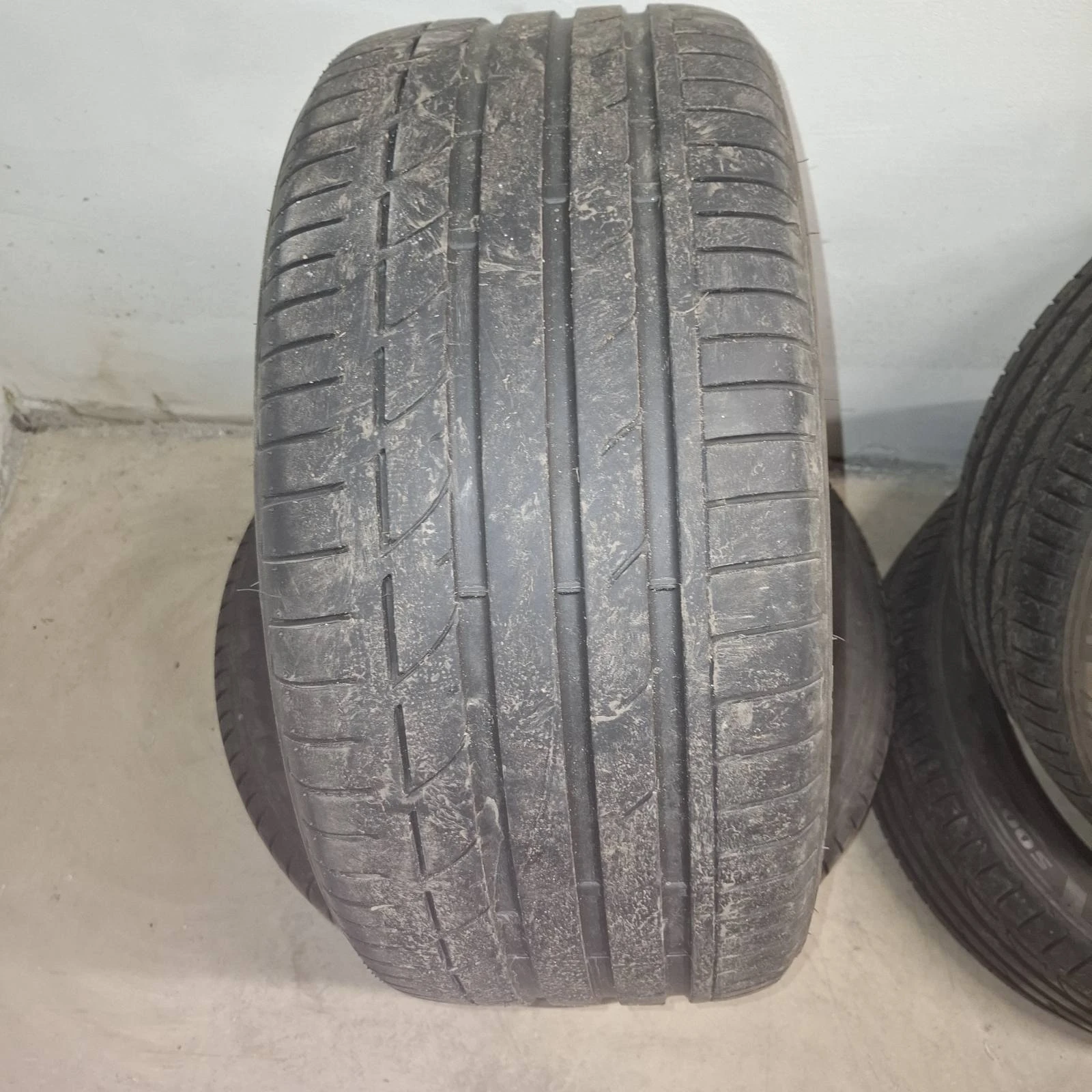 Гуми Летни 245/45R19, снимка 2 - Гуми и джанти - 54304217