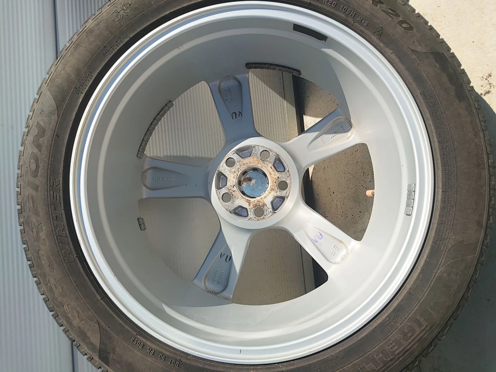Гуми с джанти Pirelli 235/55R20, снимка 8 - Гуми и джанти - 54986359