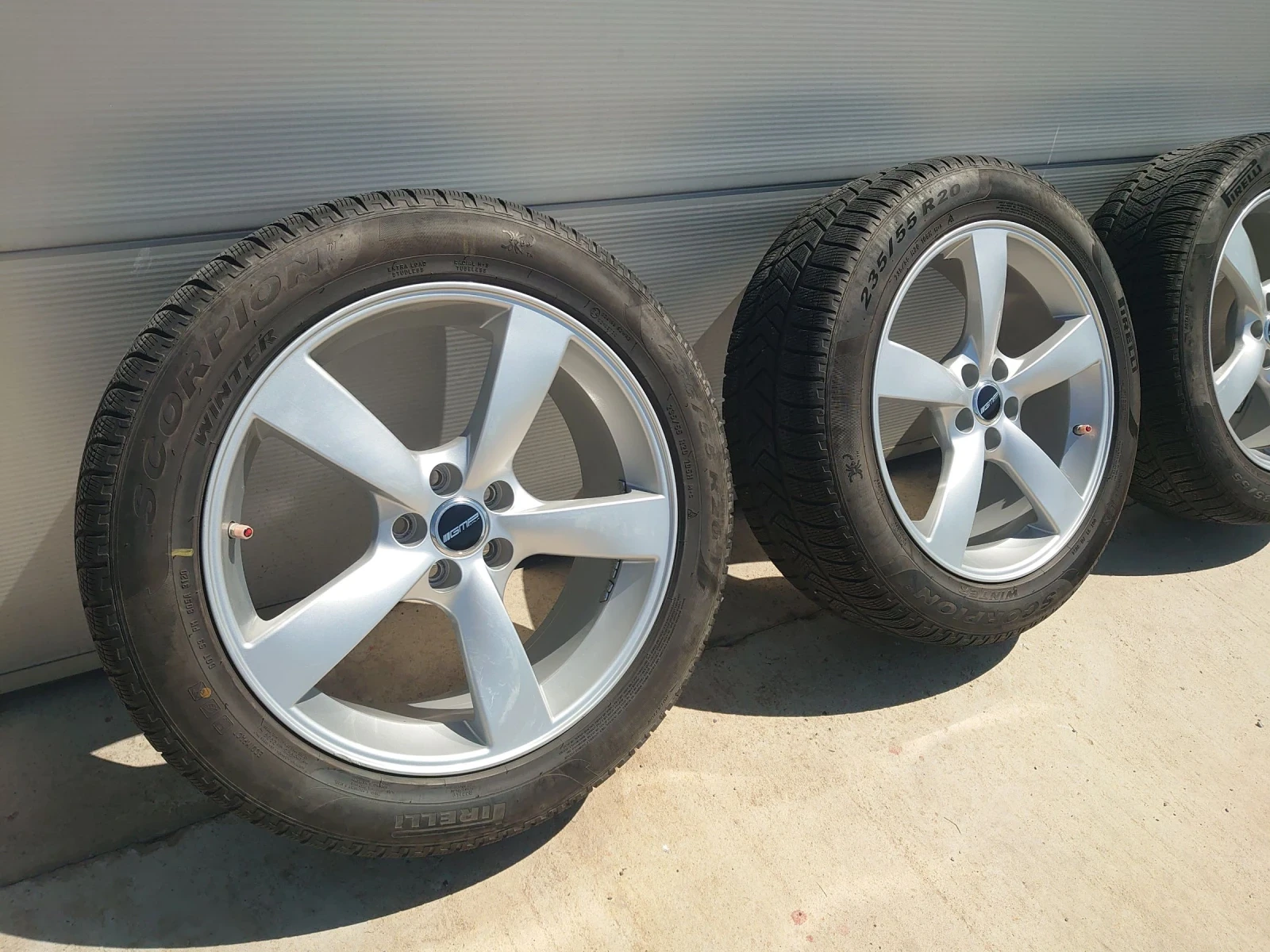 Гуми с джанти Pirelli 235/55R20, снимка 5 - Гуми и джанти - 54986359