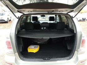 Toyota Corolla verso 2.2 D-4D - 136k.c., снимка 15