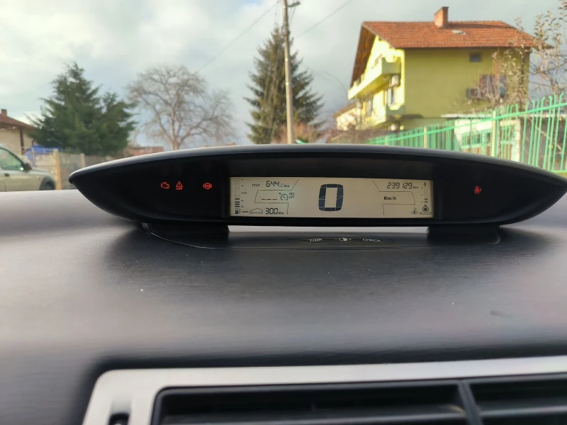 Citroen C4 2.0 HDI 136кс, снимка 8 - Автомобили и джипове - 47392884