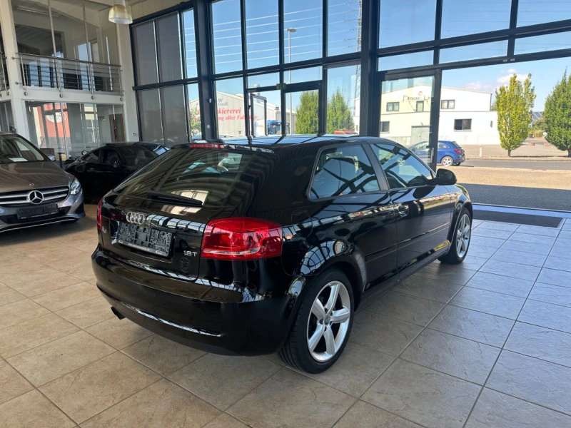 Audi A3 1.8 S-line Plus, снимка 4 - Автомобили и джипове - 47439757