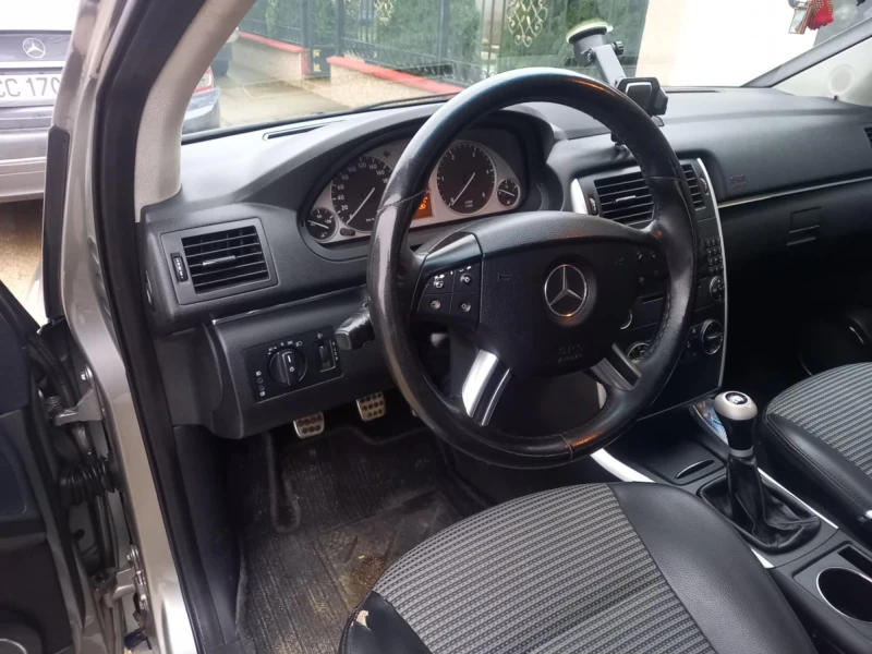 Mercedes-Benz B 180, снимка 6 - Автомобили и джипове - 47971788