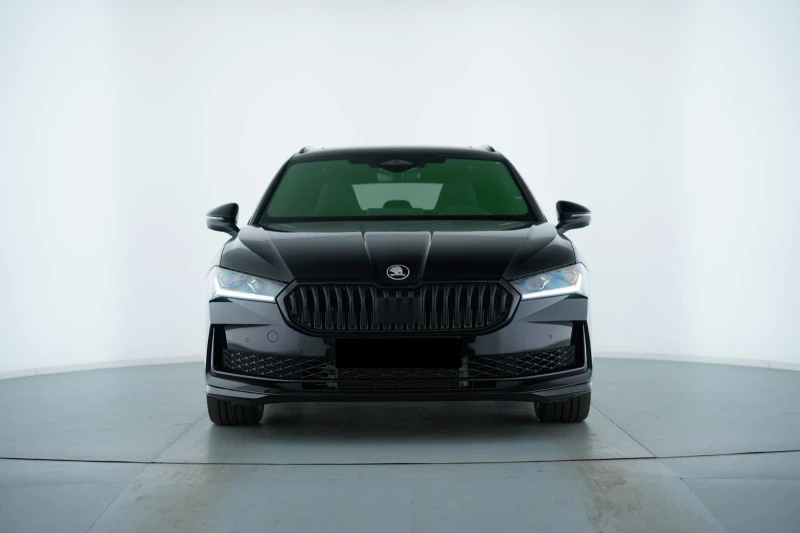 Skoda Superb 2.0TSI* 4WD* SPORT-LINE* DISTR* HEAD-UP* PANO* 360, снимка 2 - Автомобили и джипове - 51210262