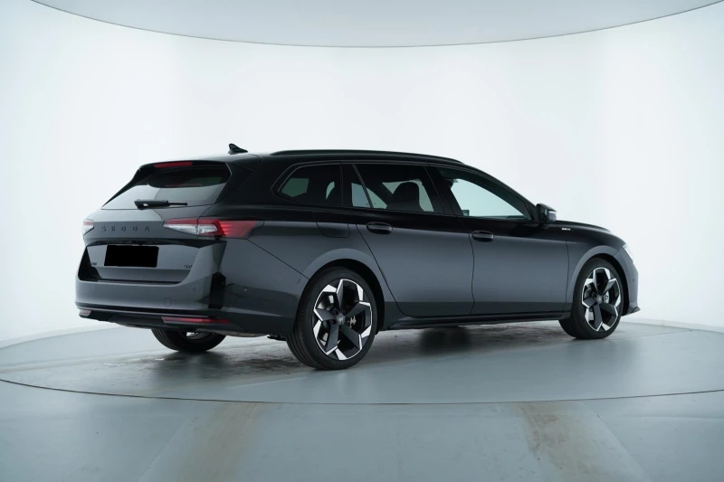 Skoda Superb 2.0TSI* 4WD* SPORT-LINE* DISTR* HEAD-UP* PANO* 360, снимка 4 - Автомобили и джипове - 51210262