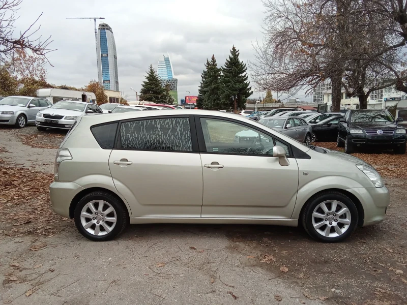 Toyota Corolla verso 2.2 D-4D - 136k.c., снимка 4 - Автомобили и джипове - 52328108