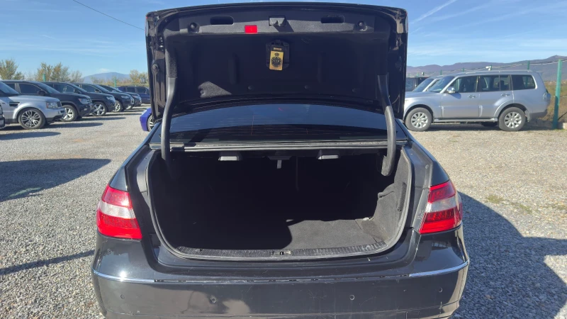 Mercedes-Benz E 220, снимка 14 - Автомобили и джипове - 52482790