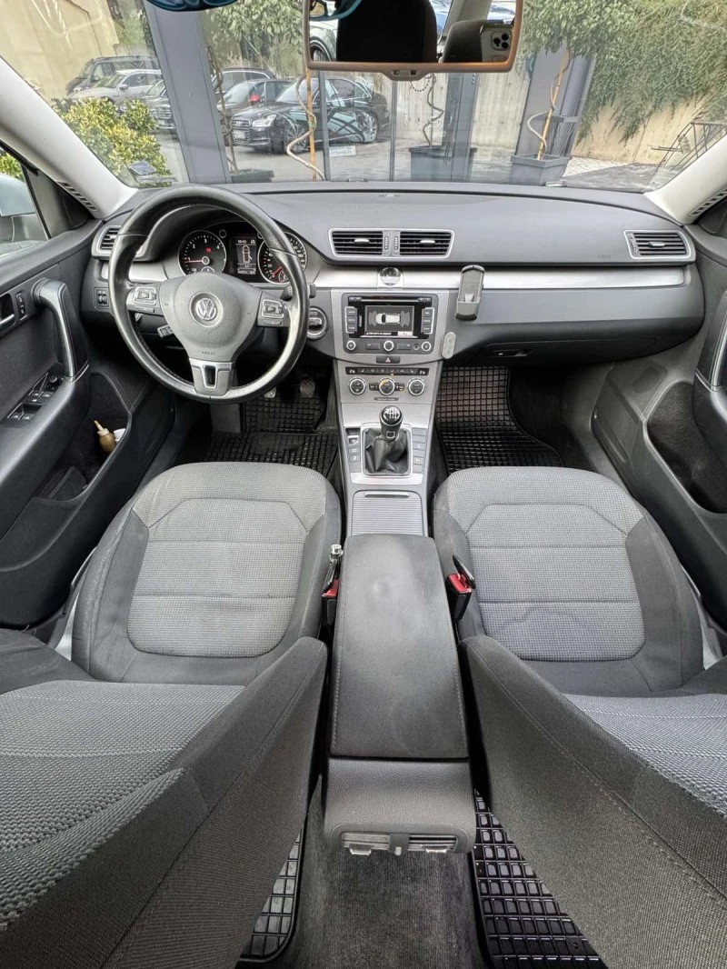 VW Passat, снимка 13 - Автомобили и джипове - 52736447