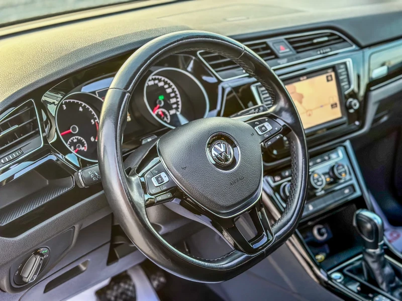 VW Touran 2.0 TDI ::190 КС:: DSG::7 МЕСТНА::DISTRONIK:CAMERA, снимка 9 - Автомобили и джипове - 52845783