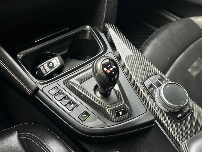 BMW M4 * CLEAN CARFAX| CARPLAY| EDC| CF ROOF * CARFAX * Ц, снимка 14 - Автомобили и джипове - 52969240