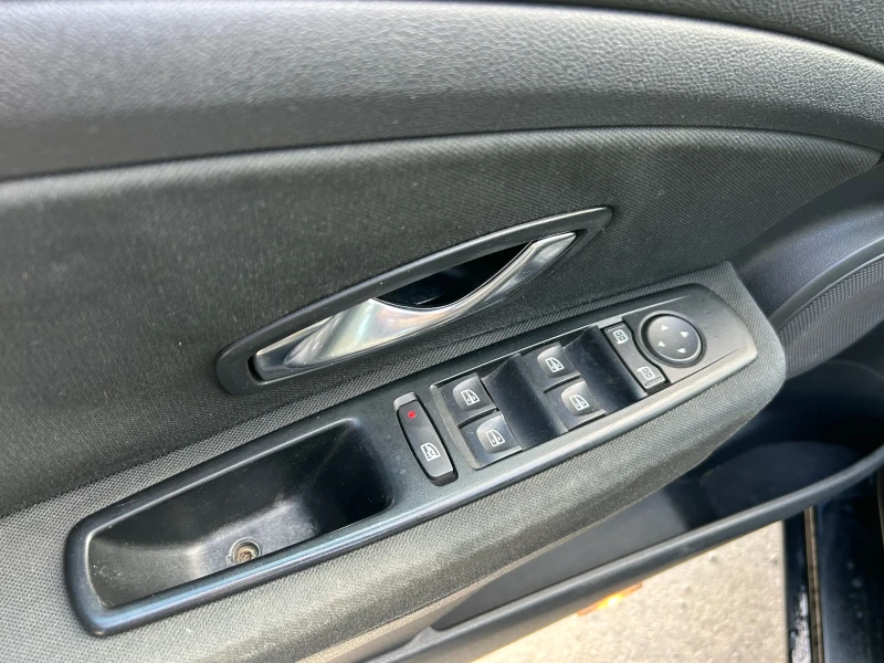 Renault Megane, снимка 7 - Автомобили и джипове - 53141761