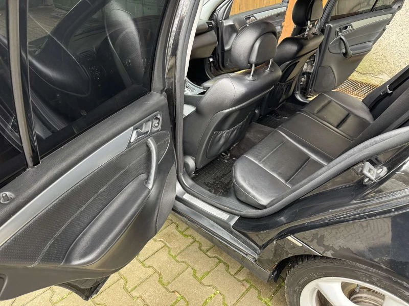 Mercedes-Benz C 220, снимка 14 - Автомобили и джипове - 53303053