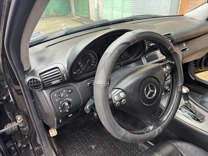 Mercedes-Benz C 220, снимка 12 - Автомобили и джипове - 53303053