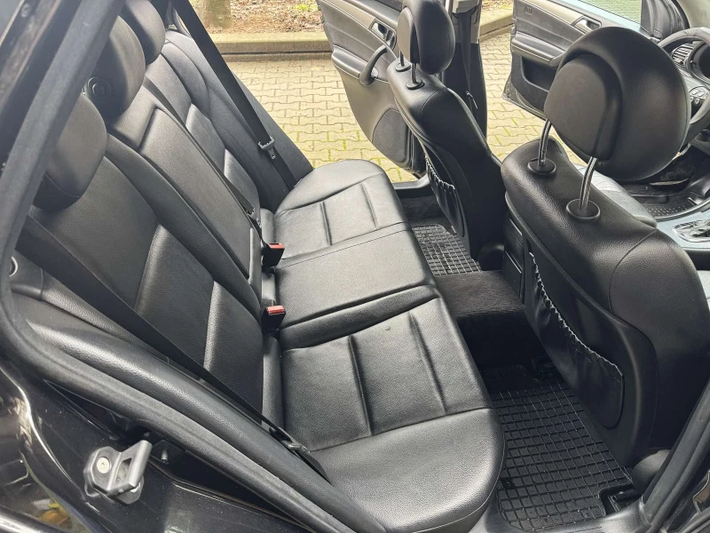 Mercedes-Benz C 220, снимка 15 - Автомобили и джипове - 53303053