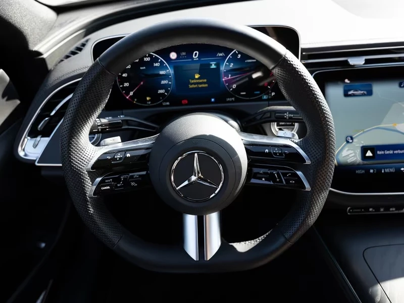 Mercedes-Benz E 200 AMG/4-MATIC/LED/CAMERA/DISTRONIC/KEYLESS/, снимка 7 - Автомобили и джипове - 53894513