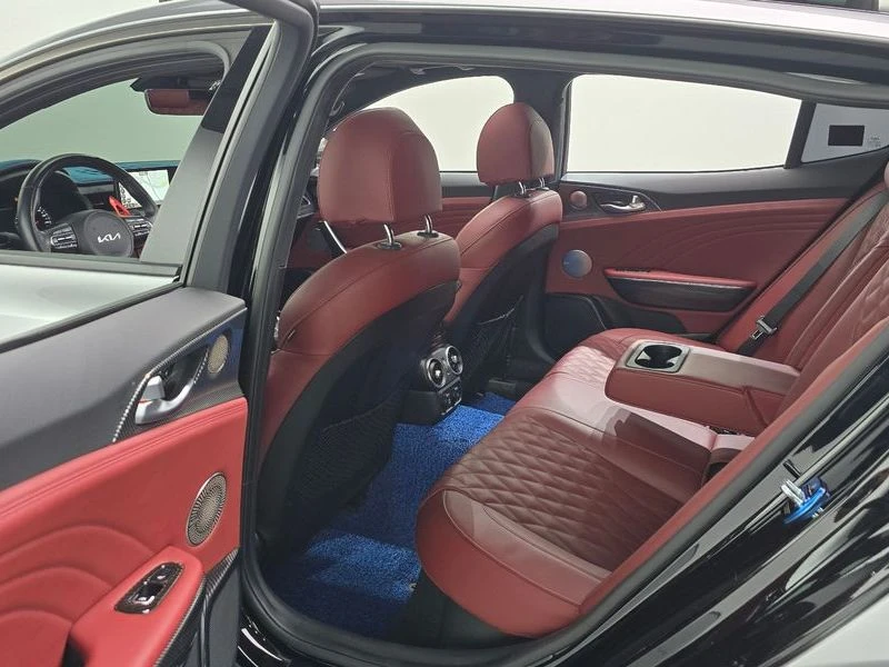Kia Stinger 3.3 Automatic, снимка 15 - Автомобили и джипове - 55587584