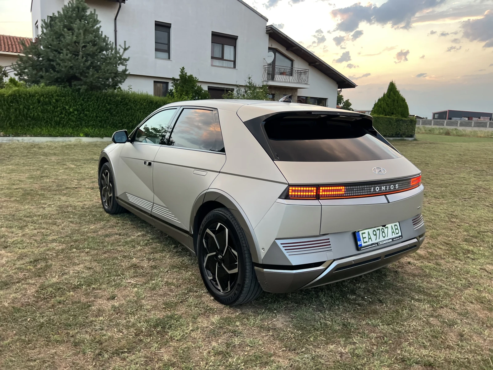 Hyundai Ioniq 5 Европейска, LIMITED* 72.6KWh* AWD* FULL* Гаранция, - изображение 8