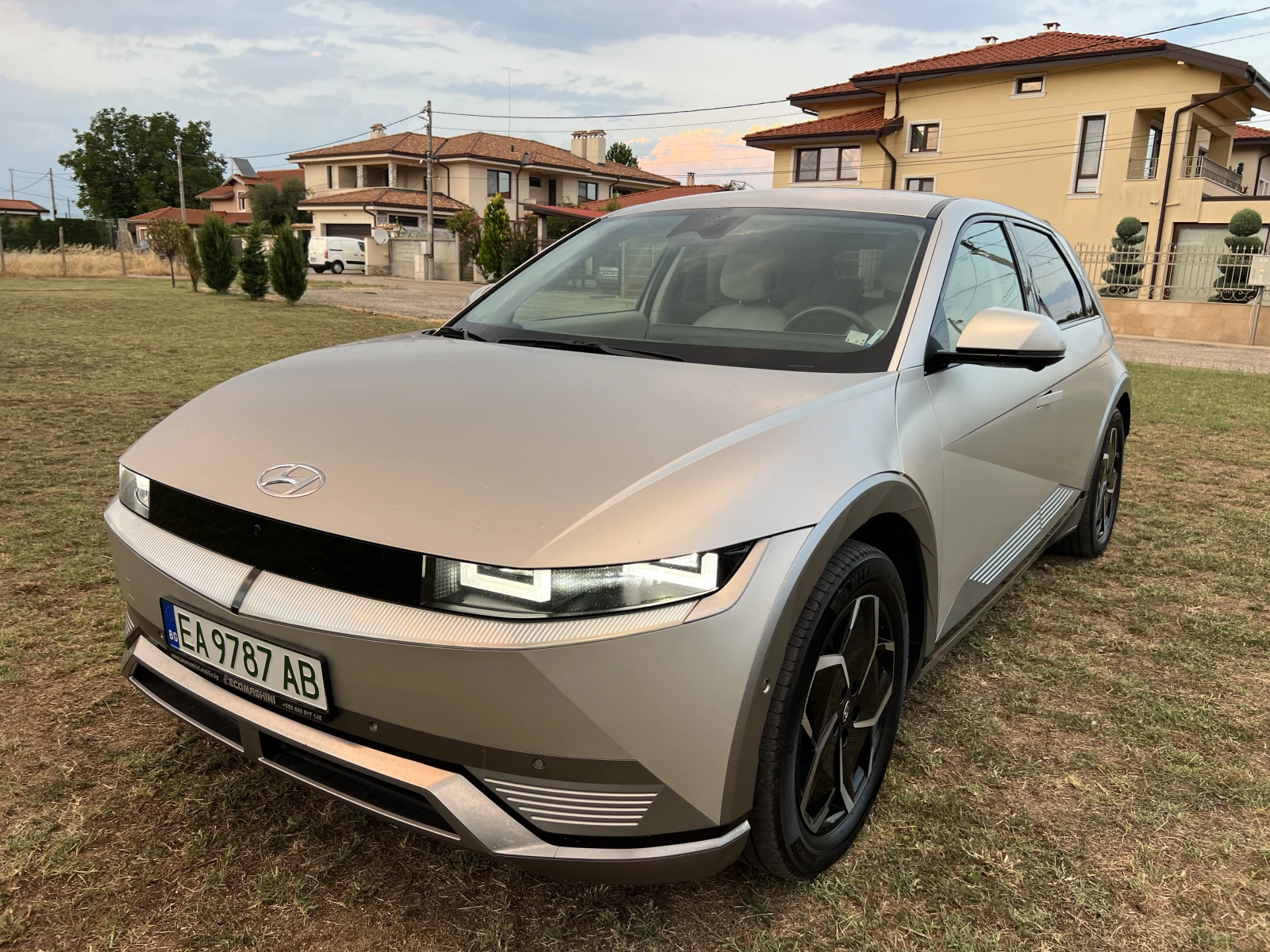 Hyundai Ioniq 5 Европейска, LIMITED* 72.6KWh* AWD* FULL* Гаранция, - изображение 2