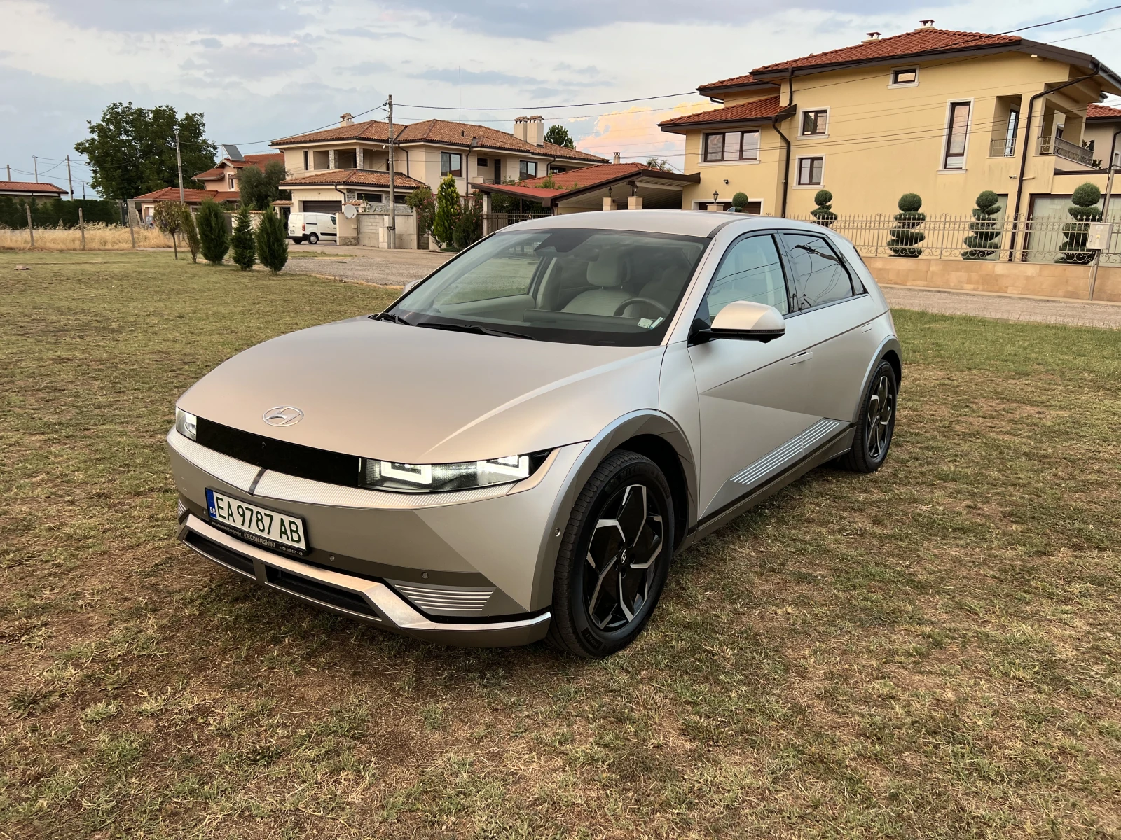 Hyundai Ioniq 5 Европейска, LIMITED* 72.6KWh* AWD* FULL* Гаранция, - изображение 9