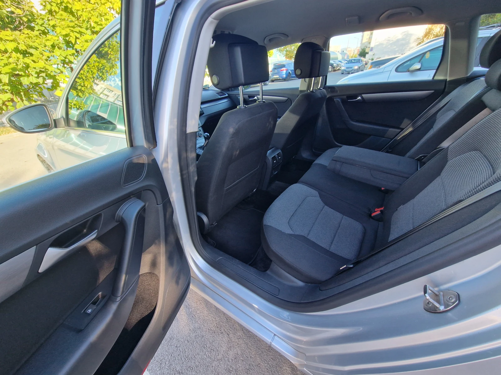 VW Passat 2.0TDI Highline - N1 | Mobile.bg   12