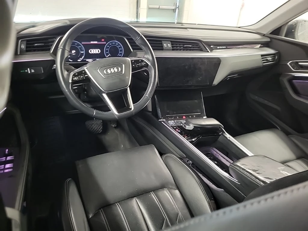 Audi E-Tron * Technik * CARFAX * БЕЗ ПЪРВОНАЧАЛНА ВНОСКА - изображение 4