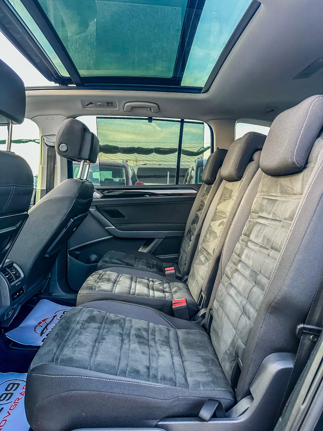 VW Touran 2.0 TDI ::190 ��:: DSG::7 ������::DISTRONIK:CAMERA | Mobile.bg � ����������� 12